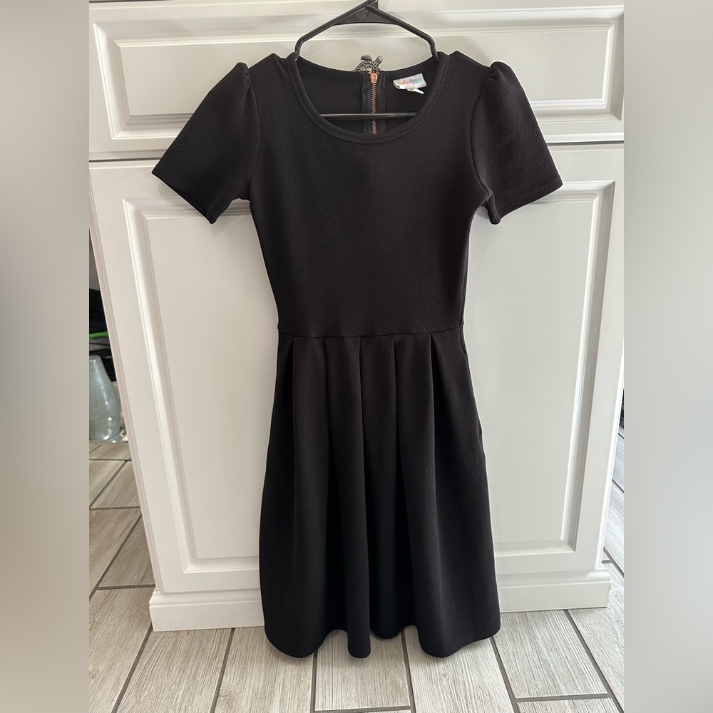 XXS LuLaRoe Black Textured Amelia Dress with Pockets Copper Colored Back Zipper